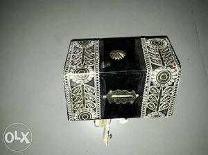 Black And Gray Jewelry Box