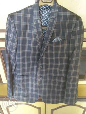 Gray chequered blazer