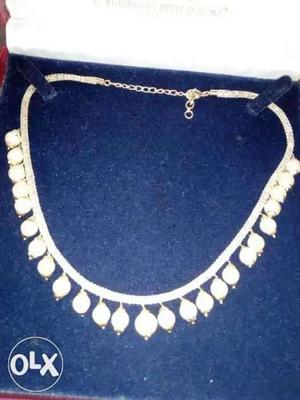 New white beaded necklace set for sale.