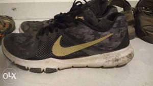 Nike running shoes for men's urgent sale