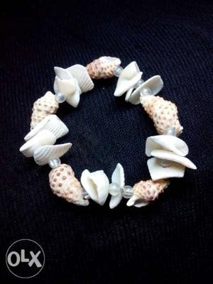 Sea shells breslate