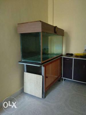 4L X 2H X 18"B fish tank with top cover