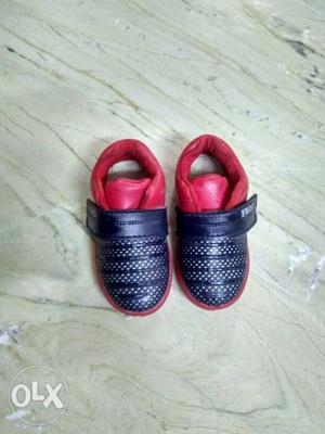 Blue and red casual kids shoes for upto 2 and