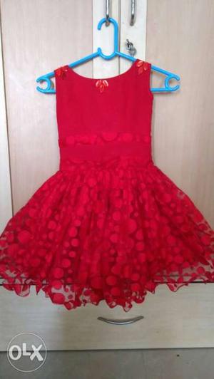 Formal dress for girls 6- 10 years. very good