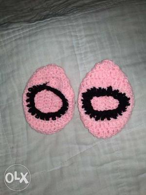 Handmade woolen socks for little kids. We will