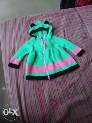 This is hand made baby girl woollen coat for girl