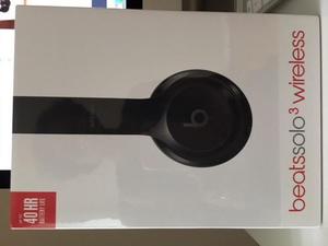 BEATS SOLO 3 BLUE TOOTH HEADPHONE BRAND NEW IN SEALED BOX