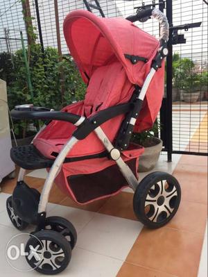 Baby stroller in perfect condition, just 5 months. Price