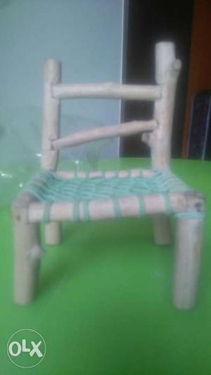 Small showpiece chair