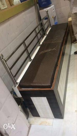 Wooden satty with steel grill 6 feet long