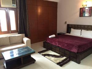 Defence Colony FURNISHED 2BHK AVAILABLE CLOSE TO METRO