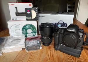 Canon EOS 5D Mark IV camera kit with EF lens 24105mm f 4L