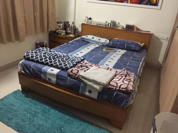 Queen size bed for sale