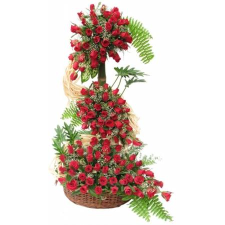 LIFE SIZE ARRANGEMENT OF RED ROSES