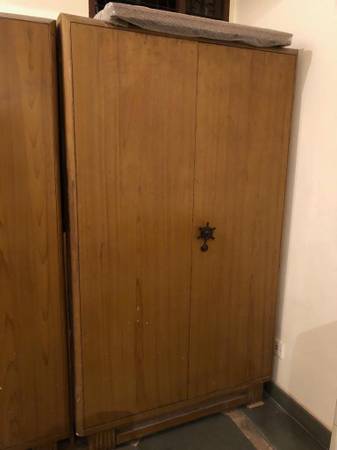 Excellent condition metal cabinet for sale
