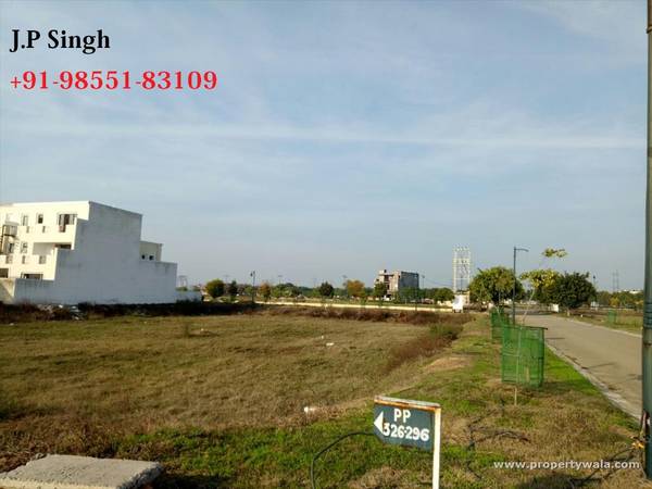 Built Up Showroom for Sale in Kharar on Main Highway Road
