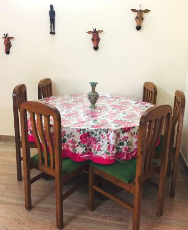 DINING TABLE 6 SEATER