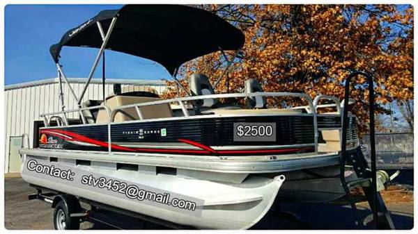 JS PONTOON BOAT  sun tracker - 85 F821