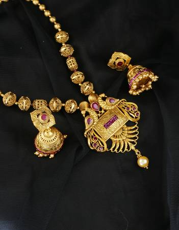 Buy a Traditional South Indian Jewellery and Necklace for