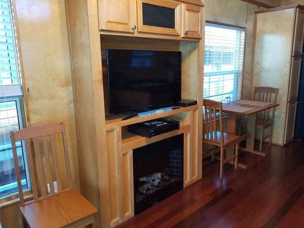 Houseboats for Rent in Apalachicola