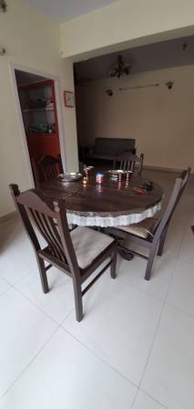 Round dining table with 4 chairs teak wood