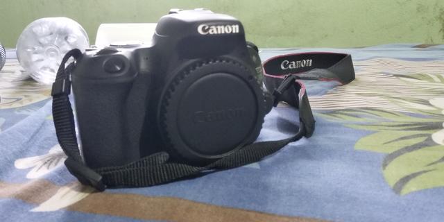 2 year warranty Canon 200d with kit lens and bag