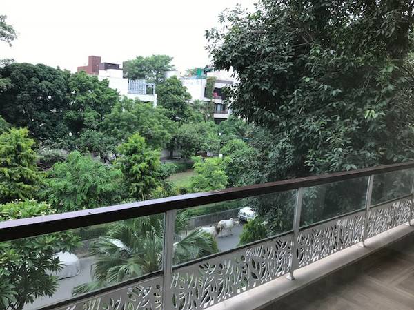 APARTMENTS AVAILABLE IN JORBAGH;NEAR LODI GARDEN