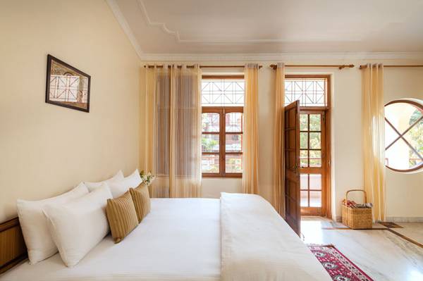 Book online the Best hotels in Rishikesh near Ganga