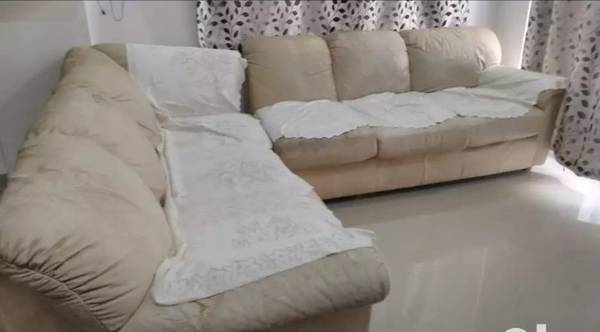 White colour sofa set for sale(3+3)