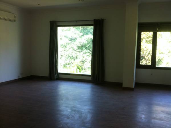 Unfurnished apartment on second floor in Vasant Vihar