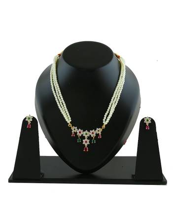Checkout the collection of Moti necklace at best price.