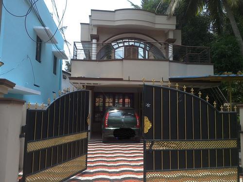 Maruthankuzhy Vettamukku 6 cents 2100sqf 4 bhk 10 years old