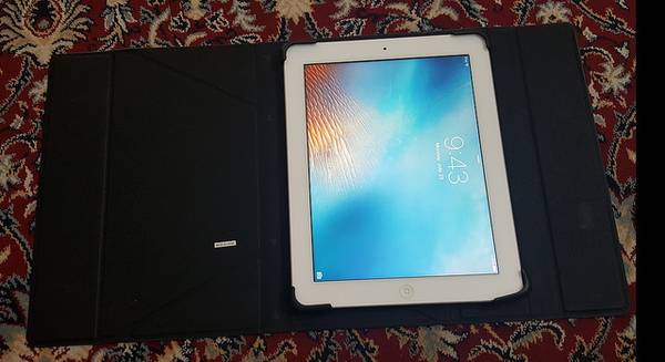 IPad Wifi + Cellular in excellent condition like New