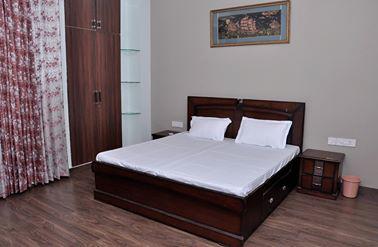 Furnished Rooms in Sector 14 Gurgaon Near Old Dlf Colony