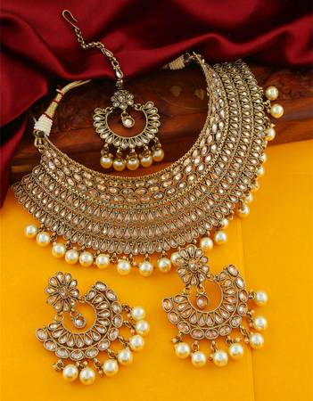 Check out Indian traditional jewellery to complete your