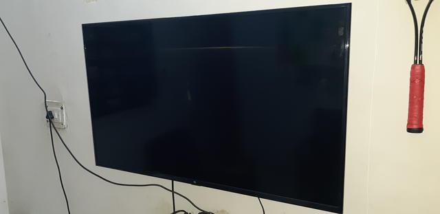 Mi tv 43 inch in new condition with bill and box