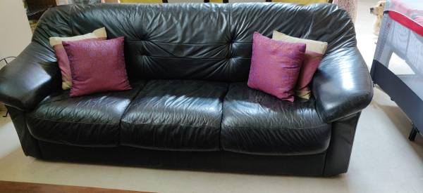Used Leather 3-seater and 2-seater sofa set
