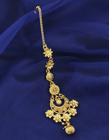 Shop for design of kundan maang tikka at best price by