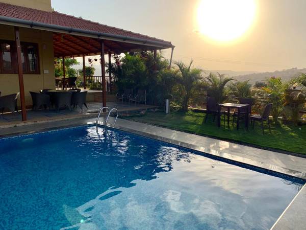 Bungalows in Lonavala with Swimming pool on rent