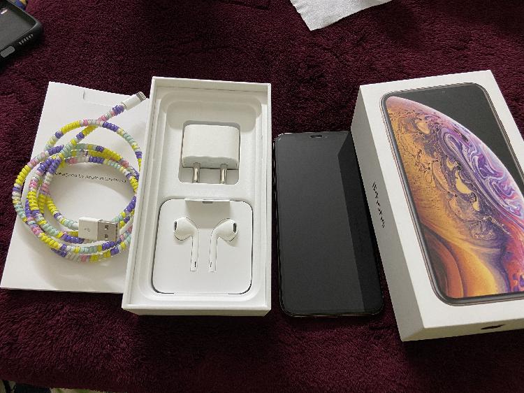 iPhone XS 64 GB GOLD Brand New Condition
