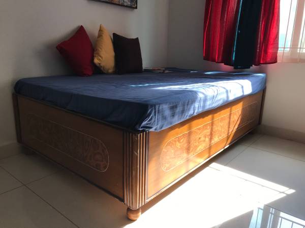 Sheesham (Solid) Wood 6 feet by 4 feet Diwan/Single Bed with