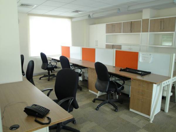 Fantastic office Space for rent Near to Lake with 21 seaters