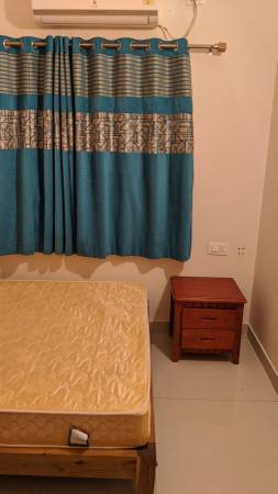 Fully furnished room available for rent