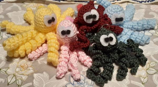 Handmade crochet hairpin (pair)