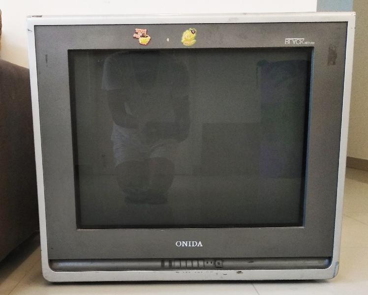 ONIDA TV 26 INCHES IN GOOD WORKING CONDITION