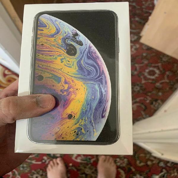 Apple iPhone Xs Max 256Gb Factory Unlocked Comes With Bill
