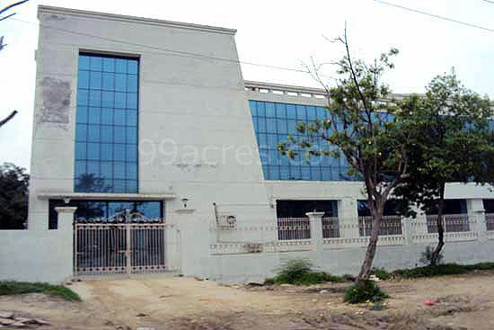 32000 sq ft independent shed lease in hoisery complex noida