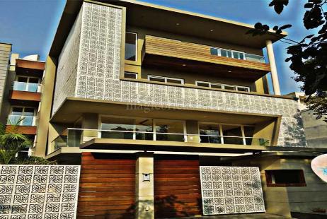 2bhk in sector17 MG road Gurgaon 8800373545