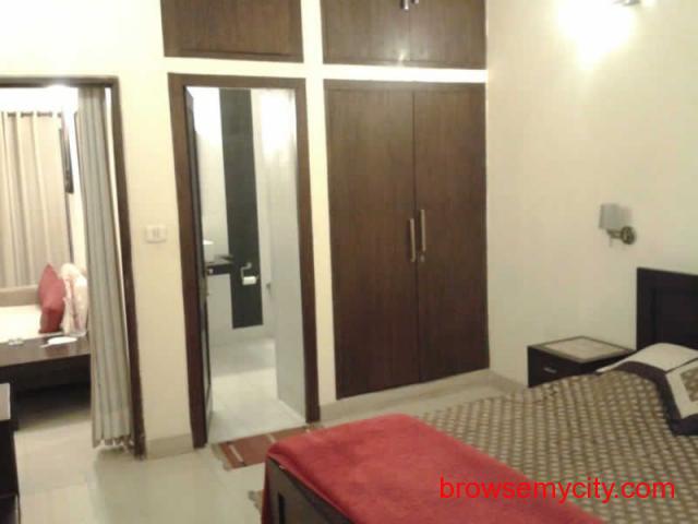 1RK Flat on Rent in Sector 17 near MG road Gurgaon