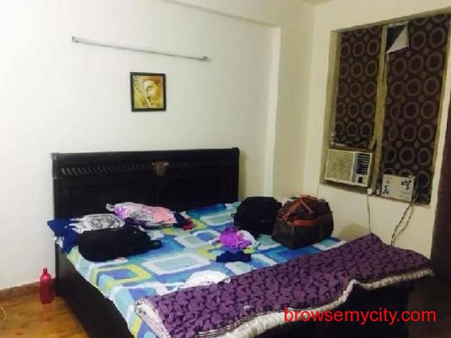Fully Furnished 1RK in Sector 14 Gurgaon Near Crowne Plaza